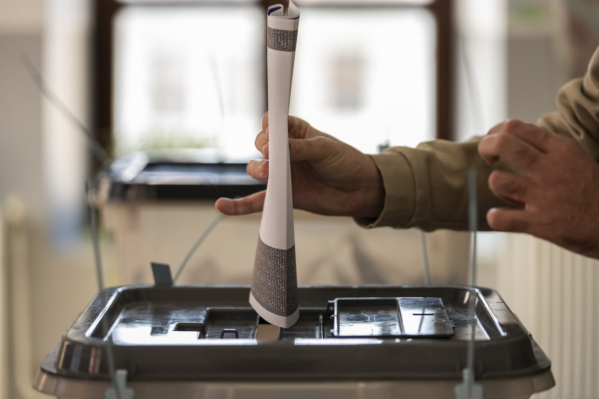 Lokalni izbori doneli su gotovo ravnomernu podelu lokalne vlasti