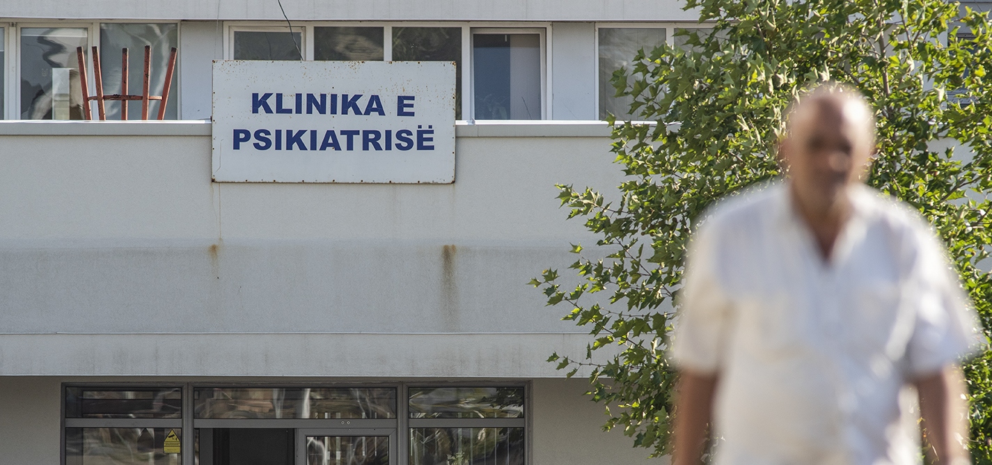 Mes sëmundjes dhe paragjykimeve