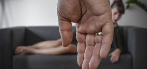 Përdhunimi martesor, ‘legjitim’ dhe i mirëqenë në Kosovë