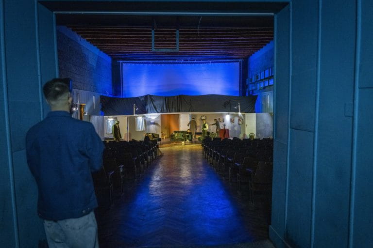 Në teatrin rom