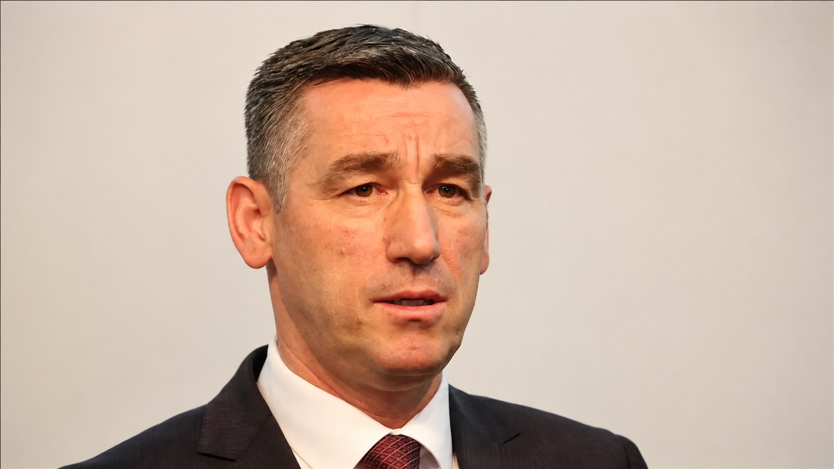 <br />
Në periudhën e aktakuzës ka qenë anëtar i drejtorisë politike të UÇK dhe shef i shërbimit të zbulimit. Pas Thaçit, Veseli mori drejtimin e PDK dhe në periudhën 2014-2019 ishte kryetar i Kuvendit të Kosovës.